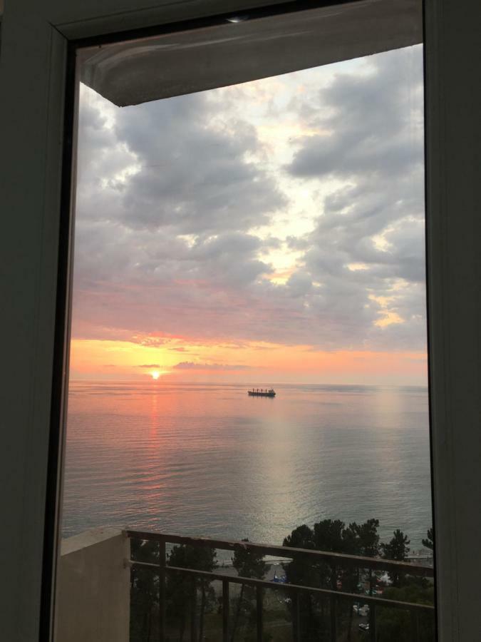 Yellow Room With Sea View Махинджаури Экстерьер фото